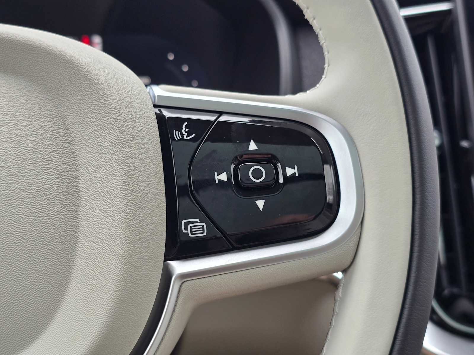 New 2026 Volvo XC90 T8 Ultra w/ Lounge Package image 31