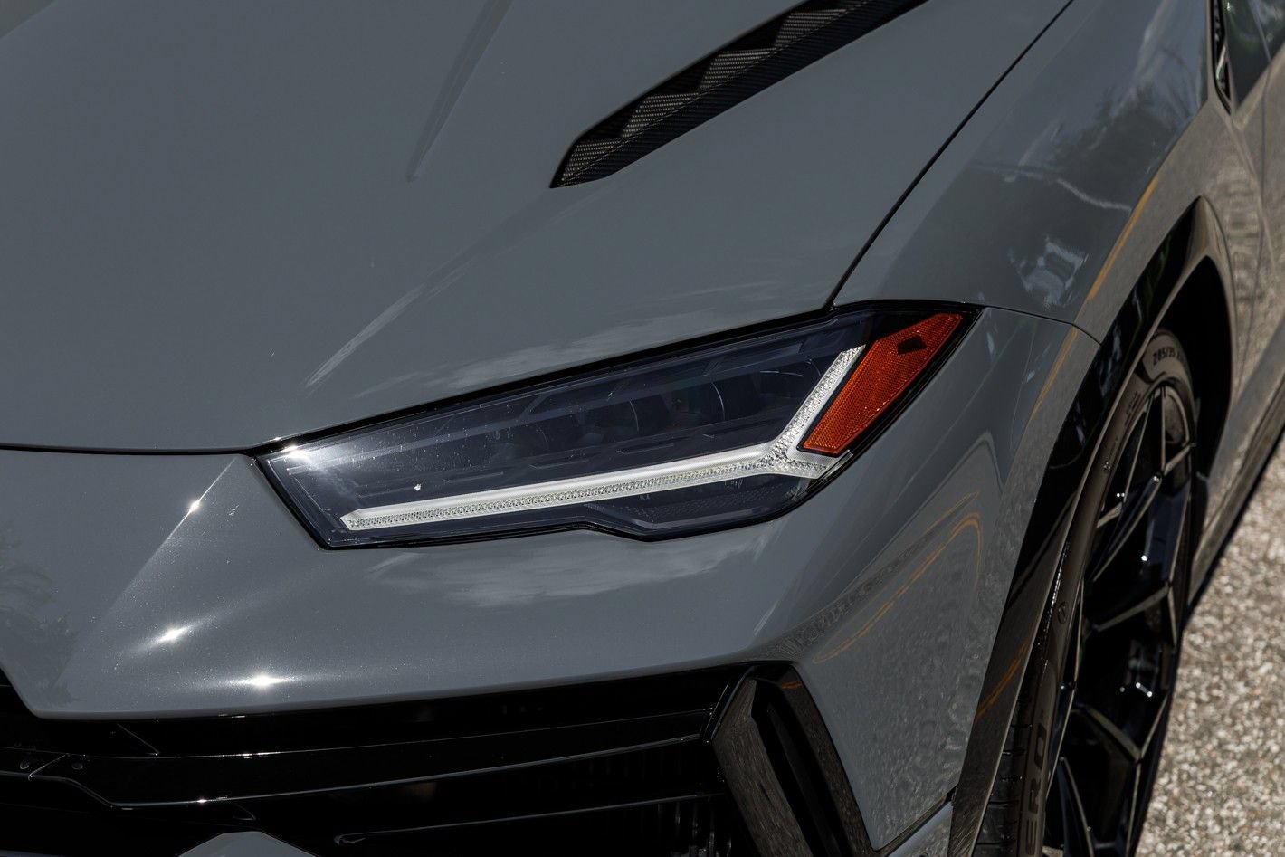 Used 2023 Lamborghini Urus Performante AWD/4WD image 41