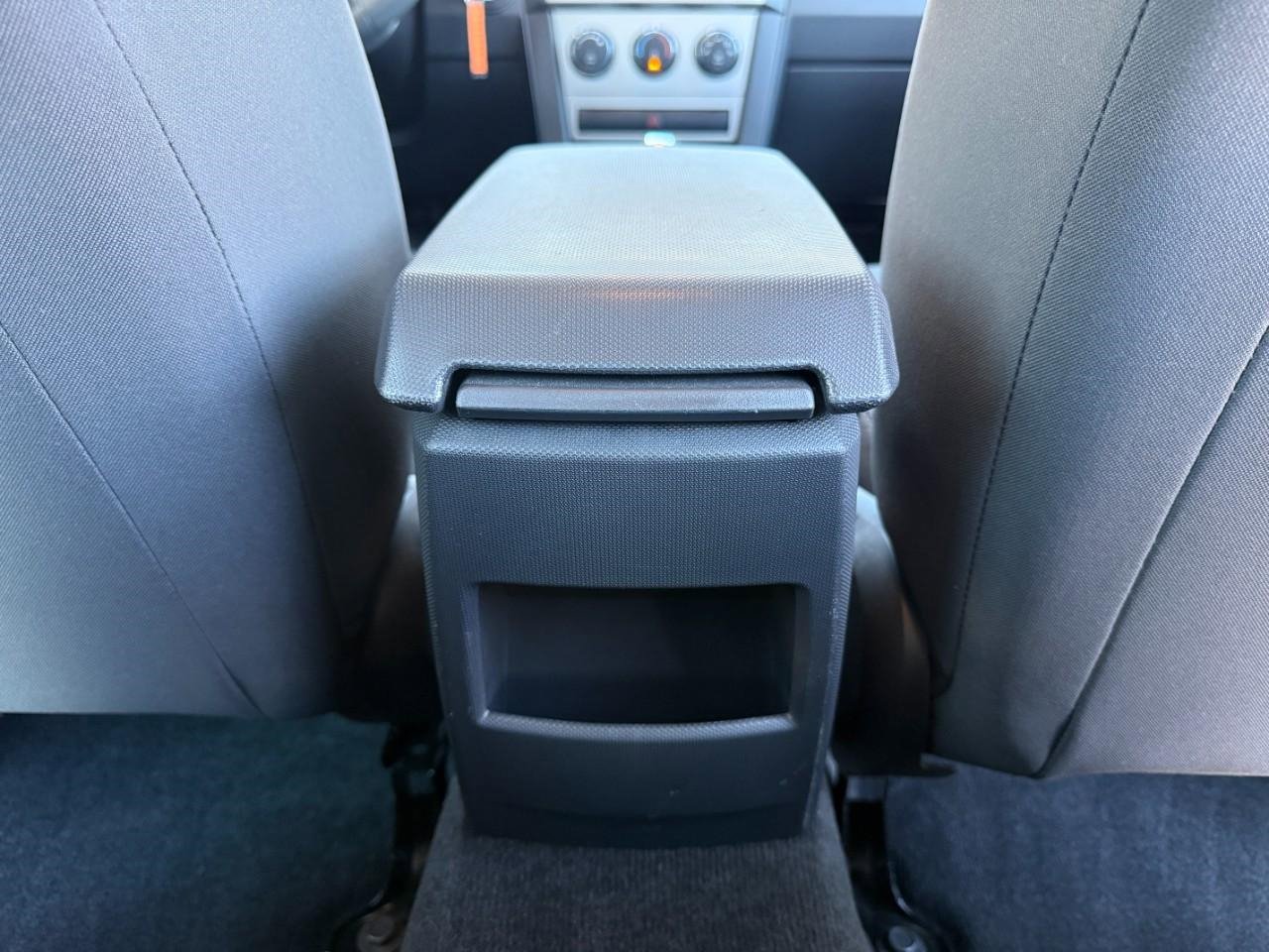 Used 2009 Dodge Avenger SE FWD image 23
