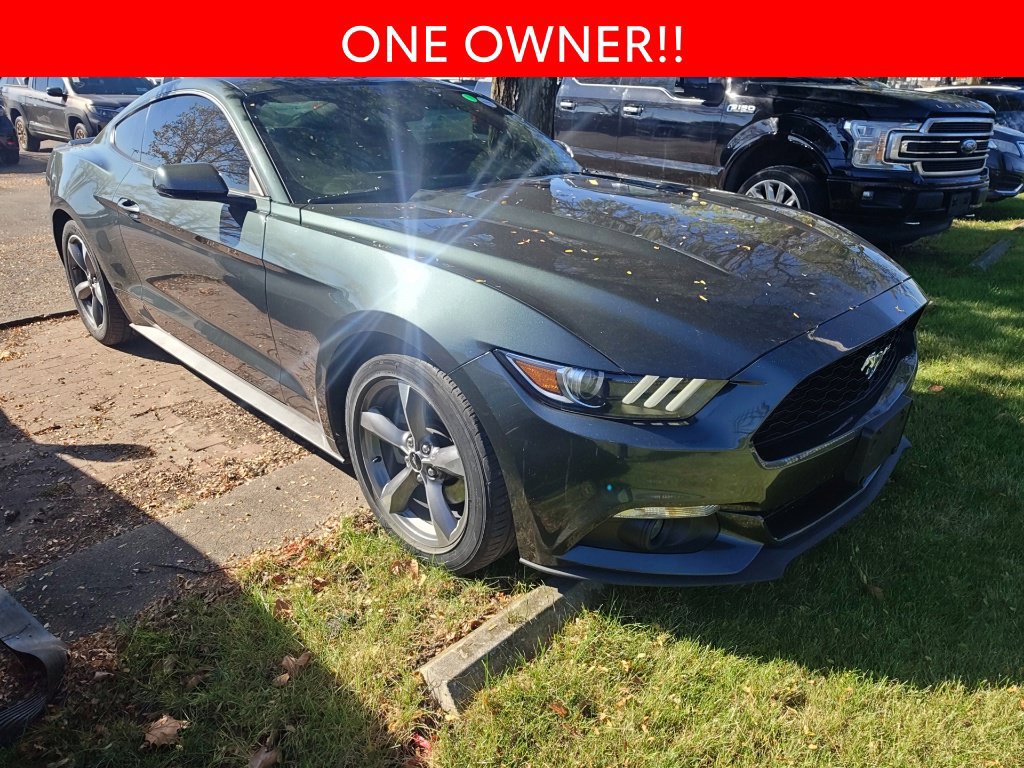 Used 2015 Ford Mustang Premium RWD image 3