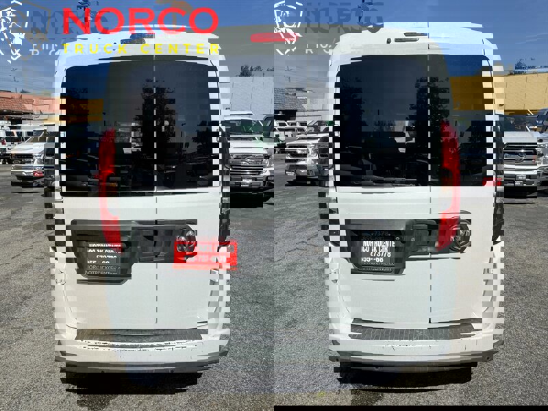 Used 2018 RAM ProMaster City SLT w/ Lights & Wheels Group image 9