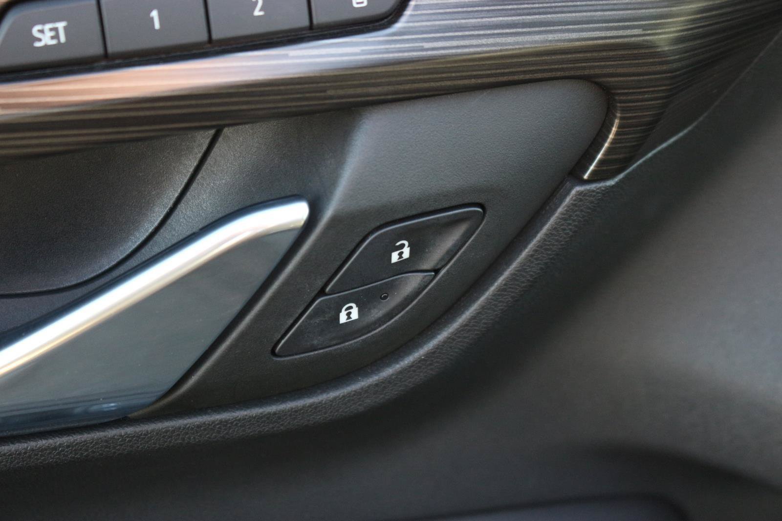 Used 2022 GMC Terrain SLT w/ Infotainment Package II FWD image 15