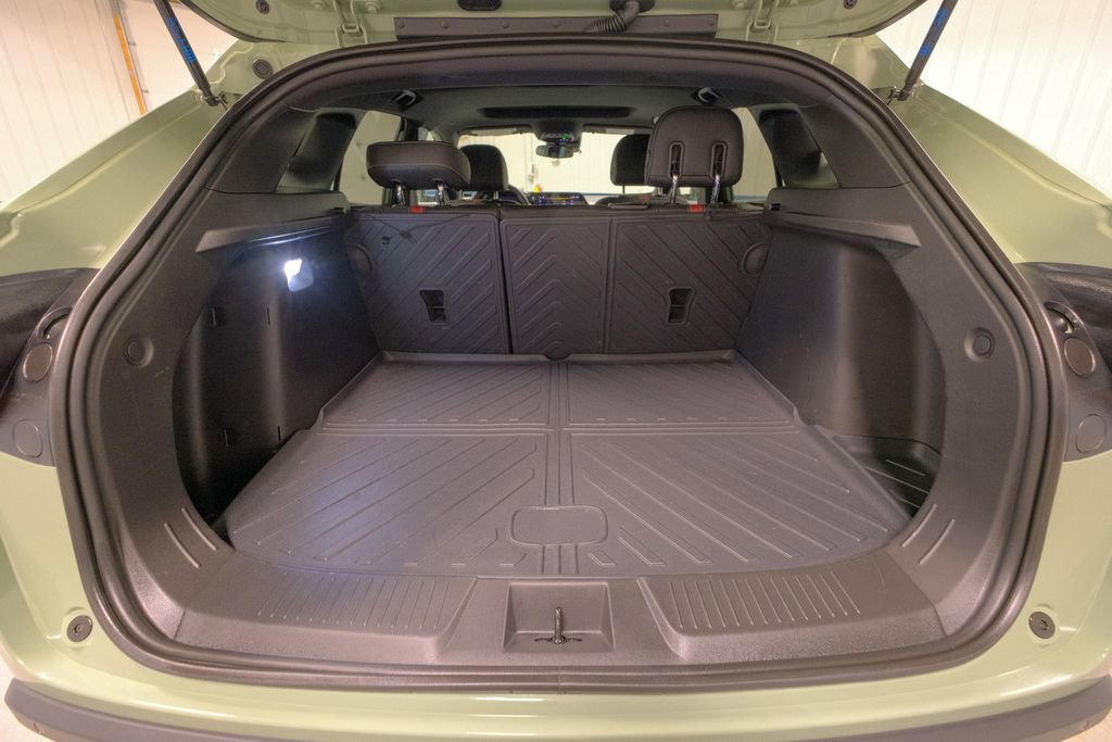 Used 2024 Chevrolet Trax RS w/ Sunroof Package image 23