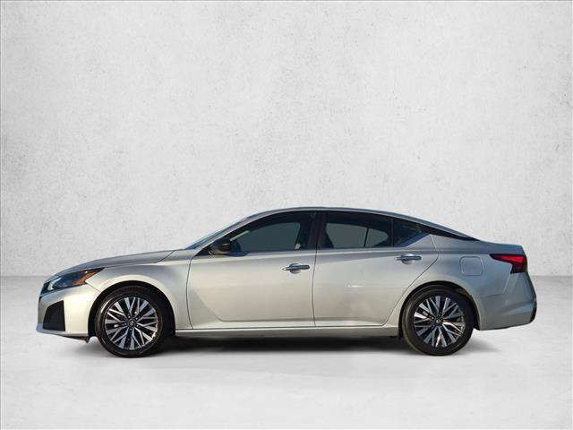 Used 2024 Nissan Altima 2.5 SV FWD image 9