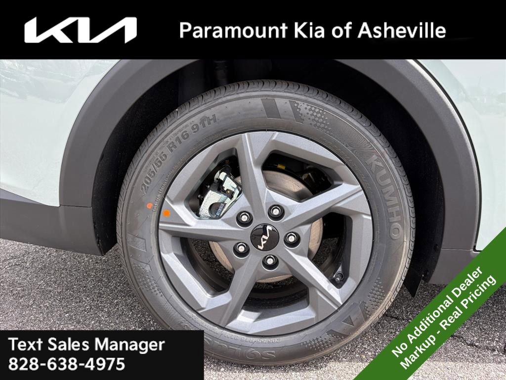 New 2026 Kia K4 LXS image 30