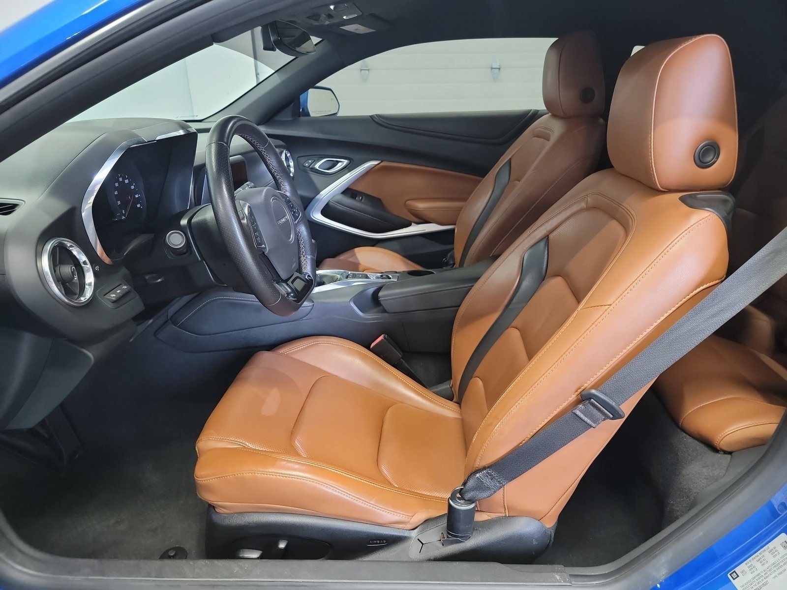 Used 2018 Chevrolet Camaro LT RWD image 12