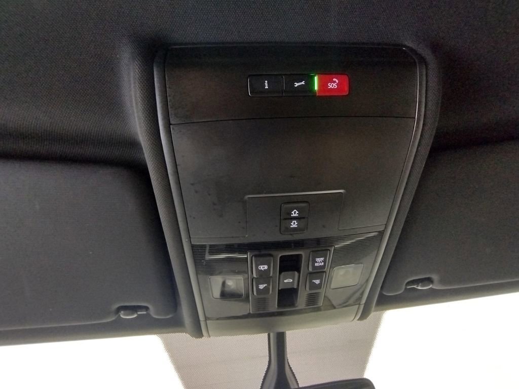 Certified 2022 Volkswagen Atlas Cross Sport SE w/ Panoramic Sunroof Package image 32