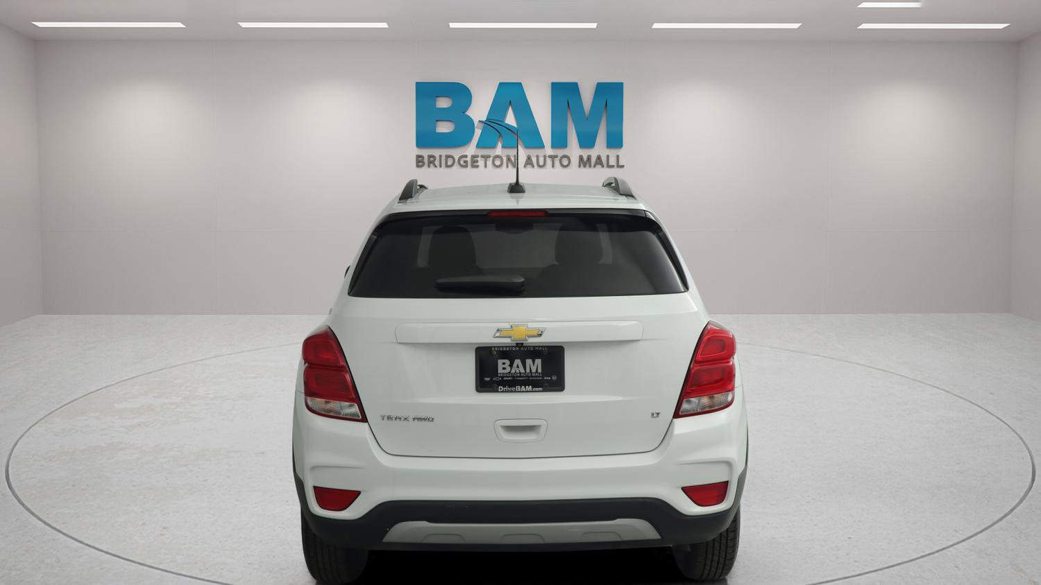 Used 2019 Chevrolet Trax LT w/ LT Convenience Package image 4