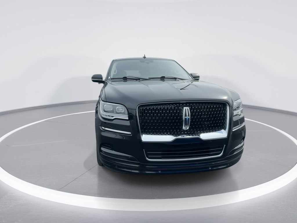 Used 2022 Lincoln Navigator Reserve image 3