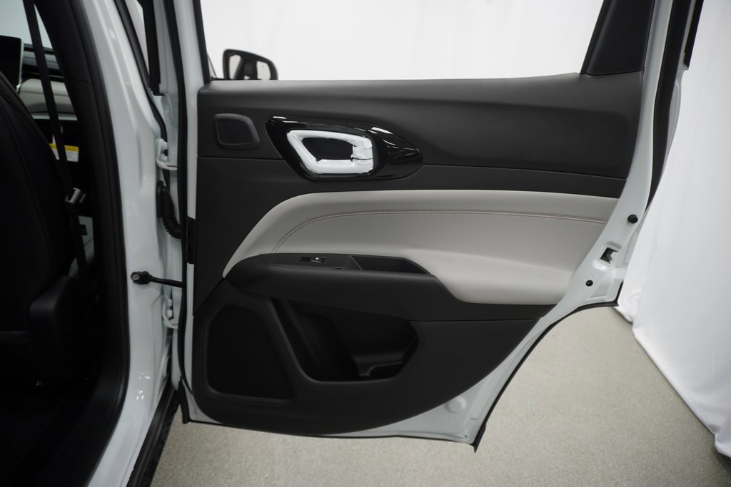 Certified 2024 Jeep Compass Limited w/ Sun and Sound Group image 40