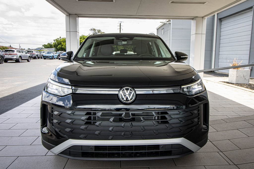 New 2026 Volkswagen Tiguan SE FWD image 8