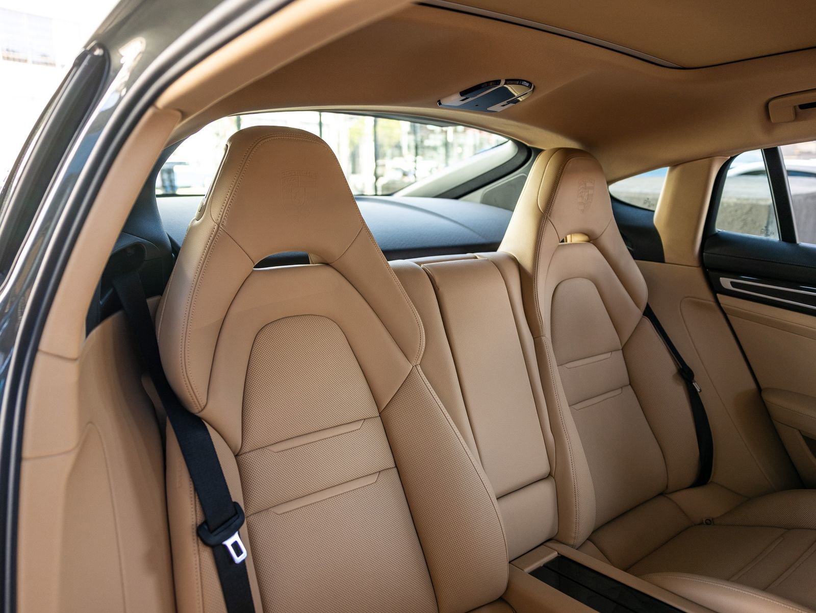 Certified 2023 Porsche Panamera Platinum Edition image 36