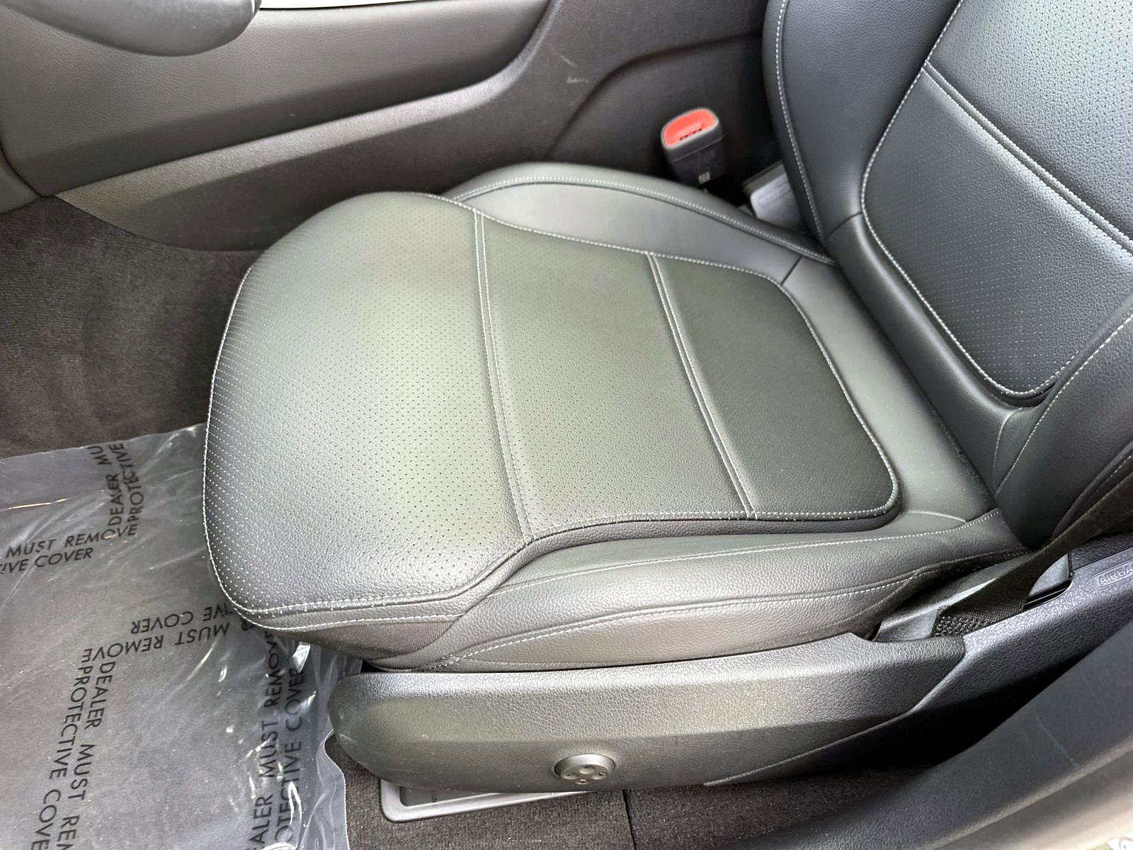 Used 2025 Mercedes-Benz GLC 300 image 21