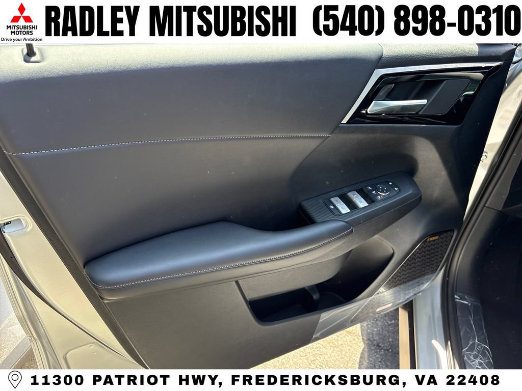New 2026 Mitsubishi Outlander SE AWD/4WD image 12