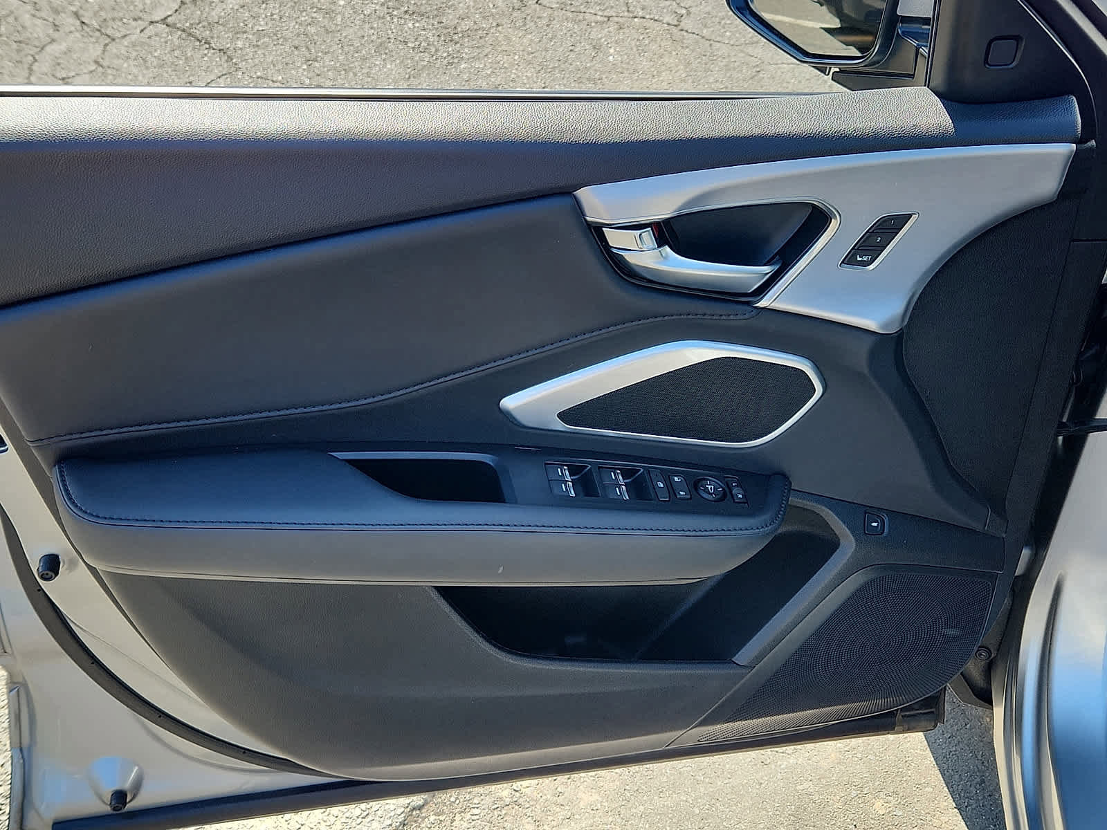 Used 2024 Acura RDX SH-AWD image 12