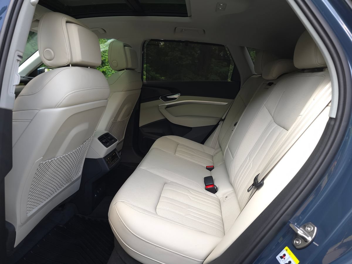 Used 2024 Audi Q8 e-tron Prestige w/ Prestige Package AWD/4WD image 15
