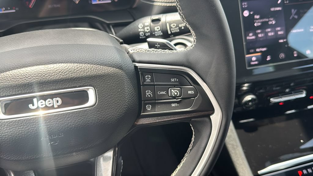 Used 2023 Jeep Grand Cherokee Altitude AWD/4WD image 23