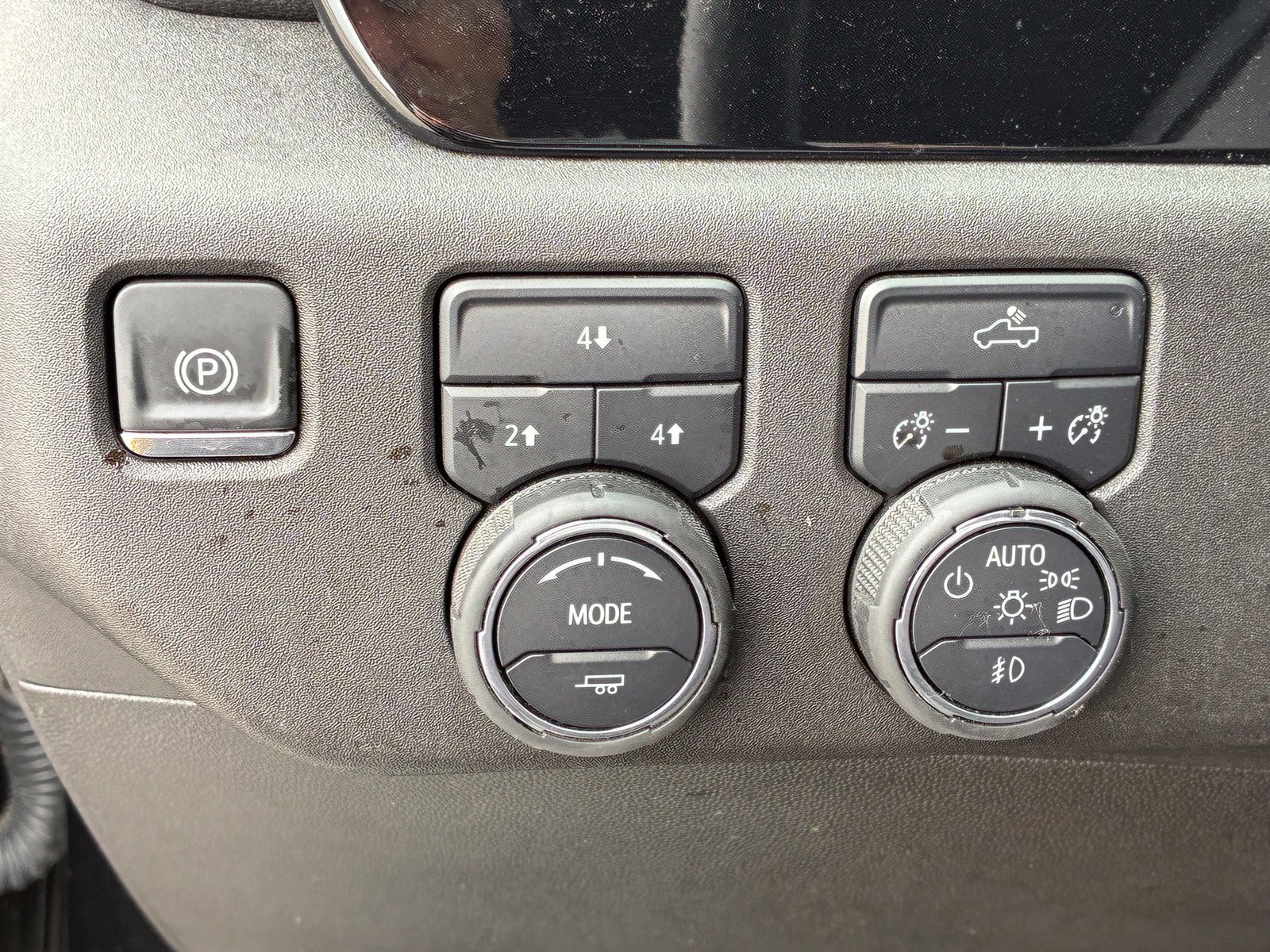 Used 2025 Chevrolet Silverado 2500 LT w/ Convenience Package AWD/4WD image 8