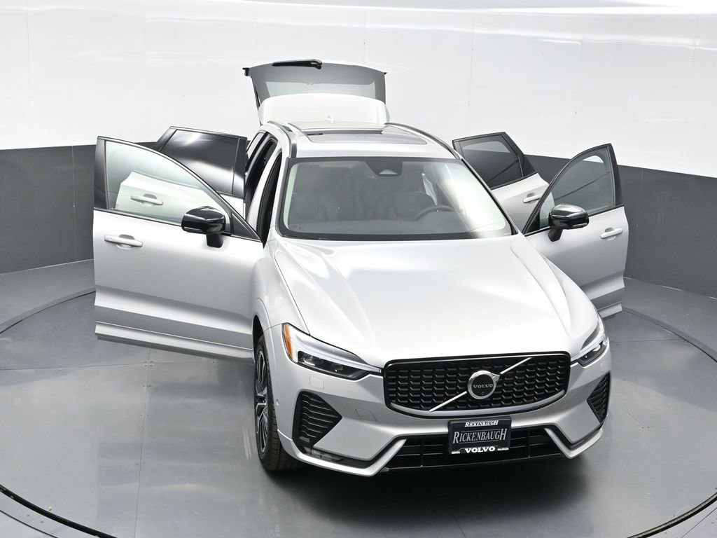 Used 2025 Volvo XC60 B5 Plus w/ Climate Package image 34