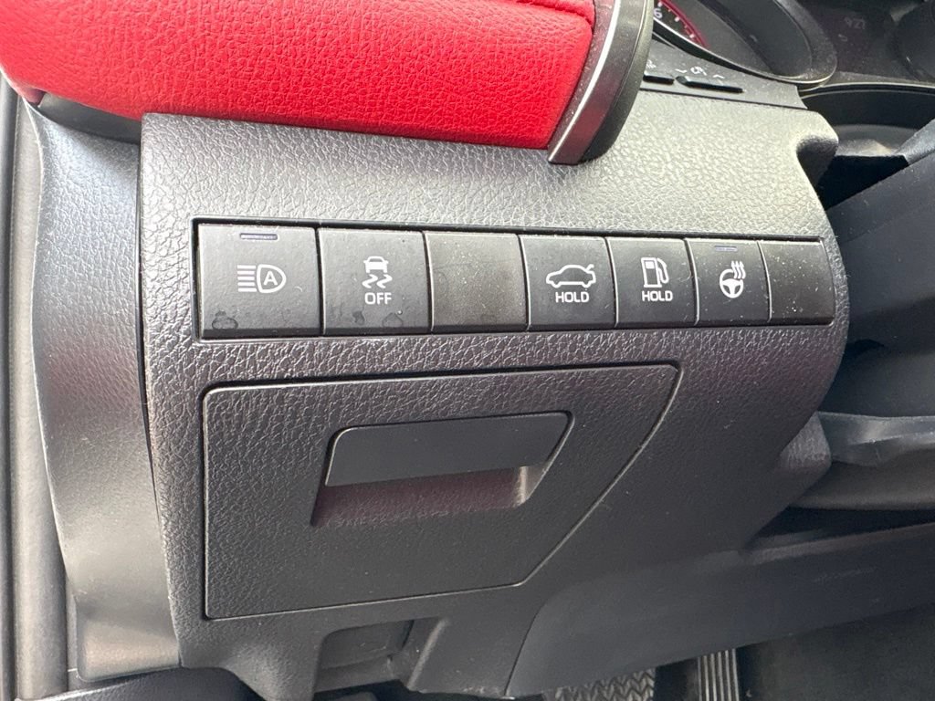 Used 2022 Toyota Camry XSE FWD image 13