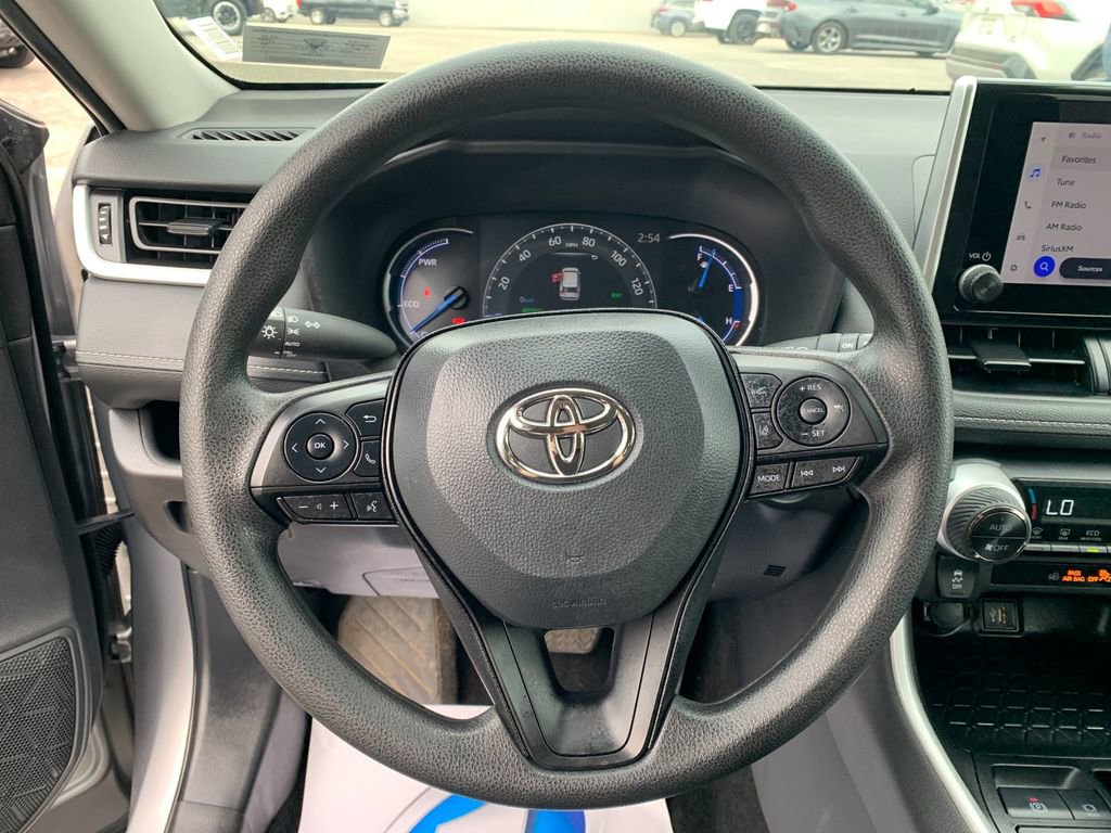 Used 2025 Toyota RAV4 XLE image 27