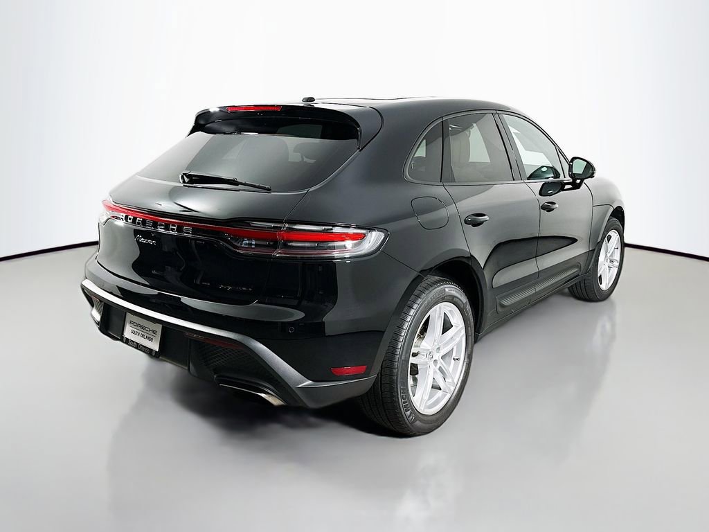 Used 2025 Porsche Macan image 9