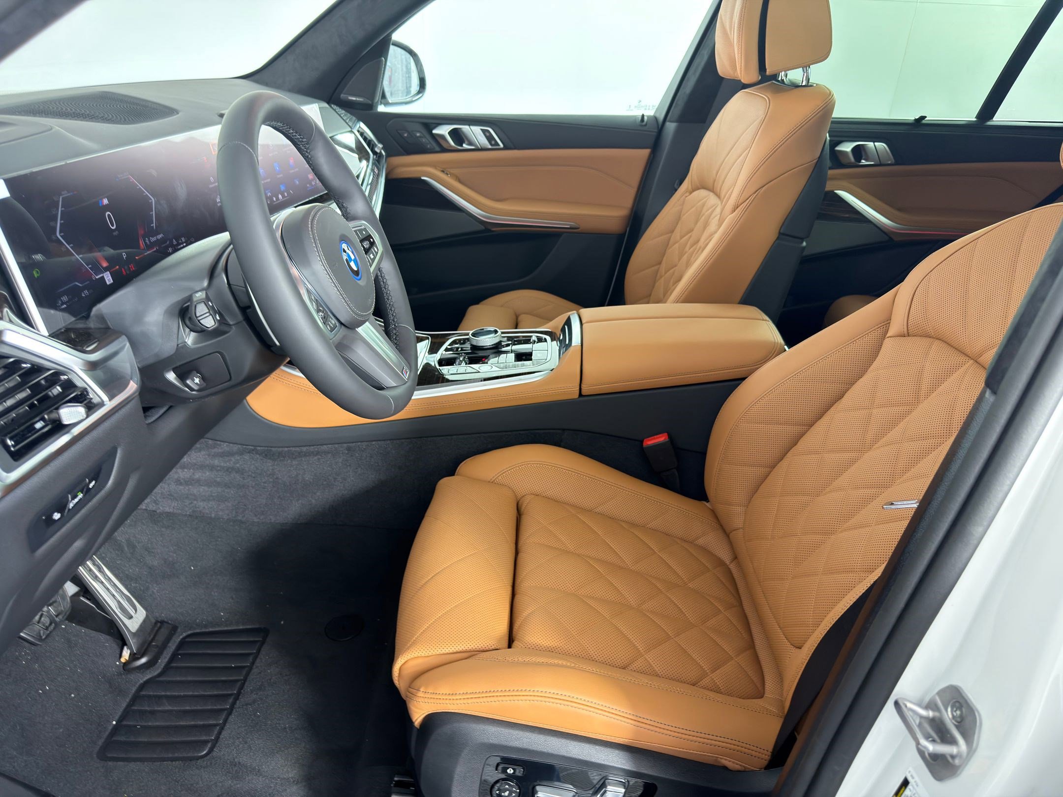 New 2026 BMW X5 xDrive50e w/ Executive Package image 5