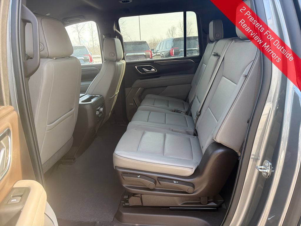 Used 2022 GMC Yukon XL SLT w/ SLT Luxury Package AWD/4WD image 27
