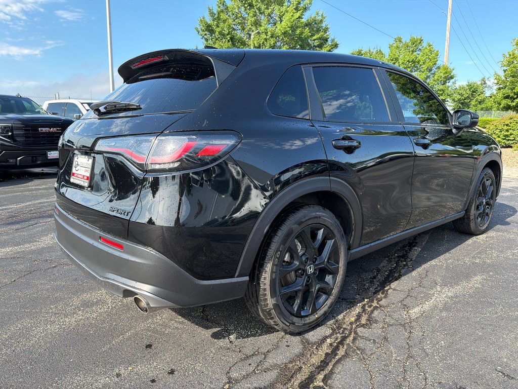 Used 2025 Honda HR-V Sport image 5