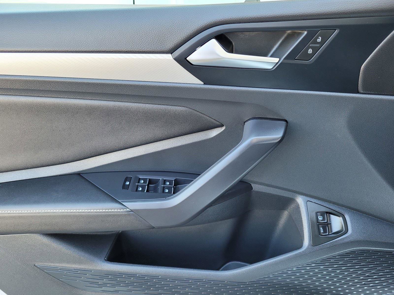 Used 2024 Volkswagen Jetta S image 24