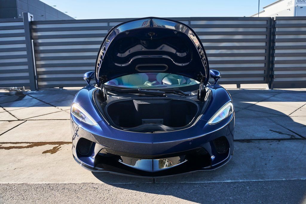 Used 2022 McLaren GT RWD image 16