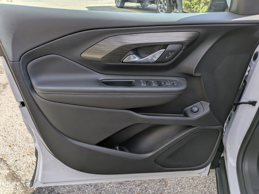 Certified 2022 GMC Terrain SLE w/ Driver Convenience Package image 9