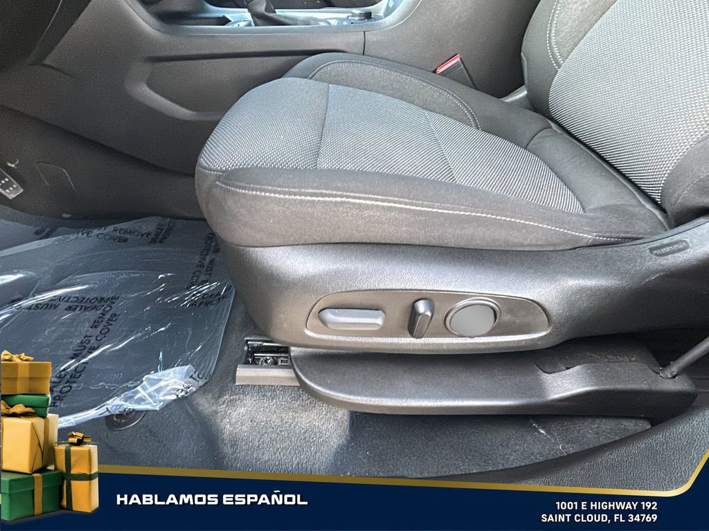 Used 2023 Chevrolet Traverse LT image 13