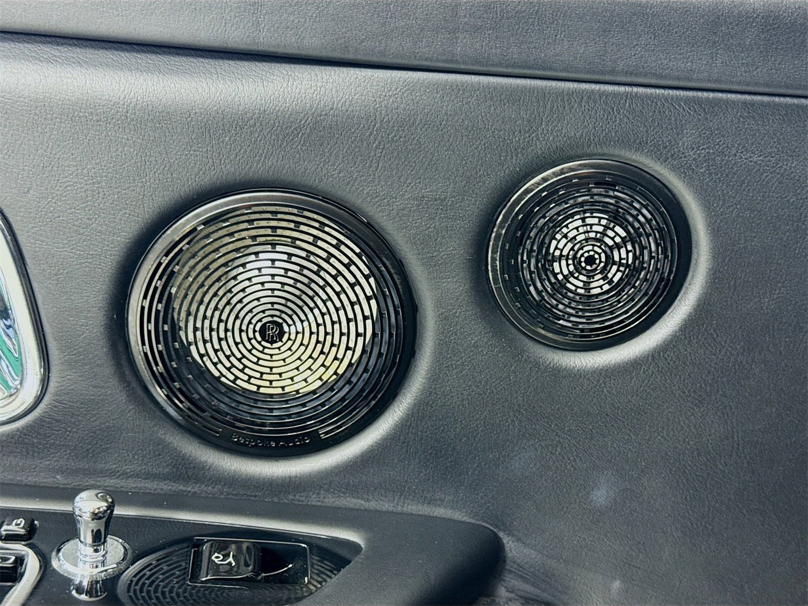 Used 2025 Rolls-Royce Cullinan Black Badge image 18