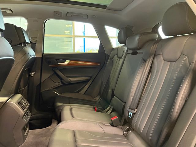 Used 2022 Audi Q5 e Premium Plus w/ Premium Plus Package image 23