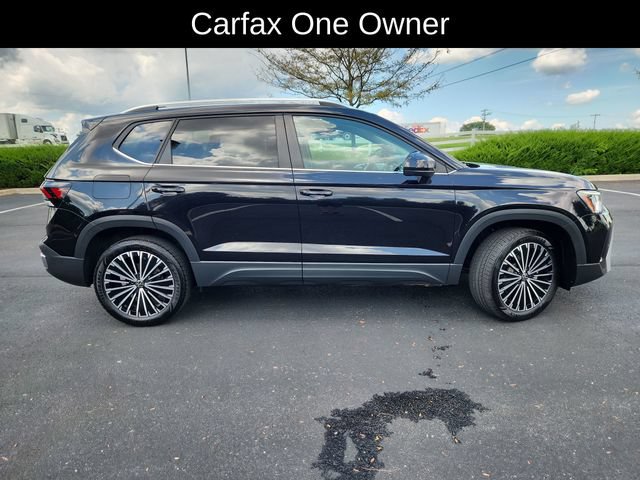 Used 2025 Volkswagen Taos SE FWD image 9