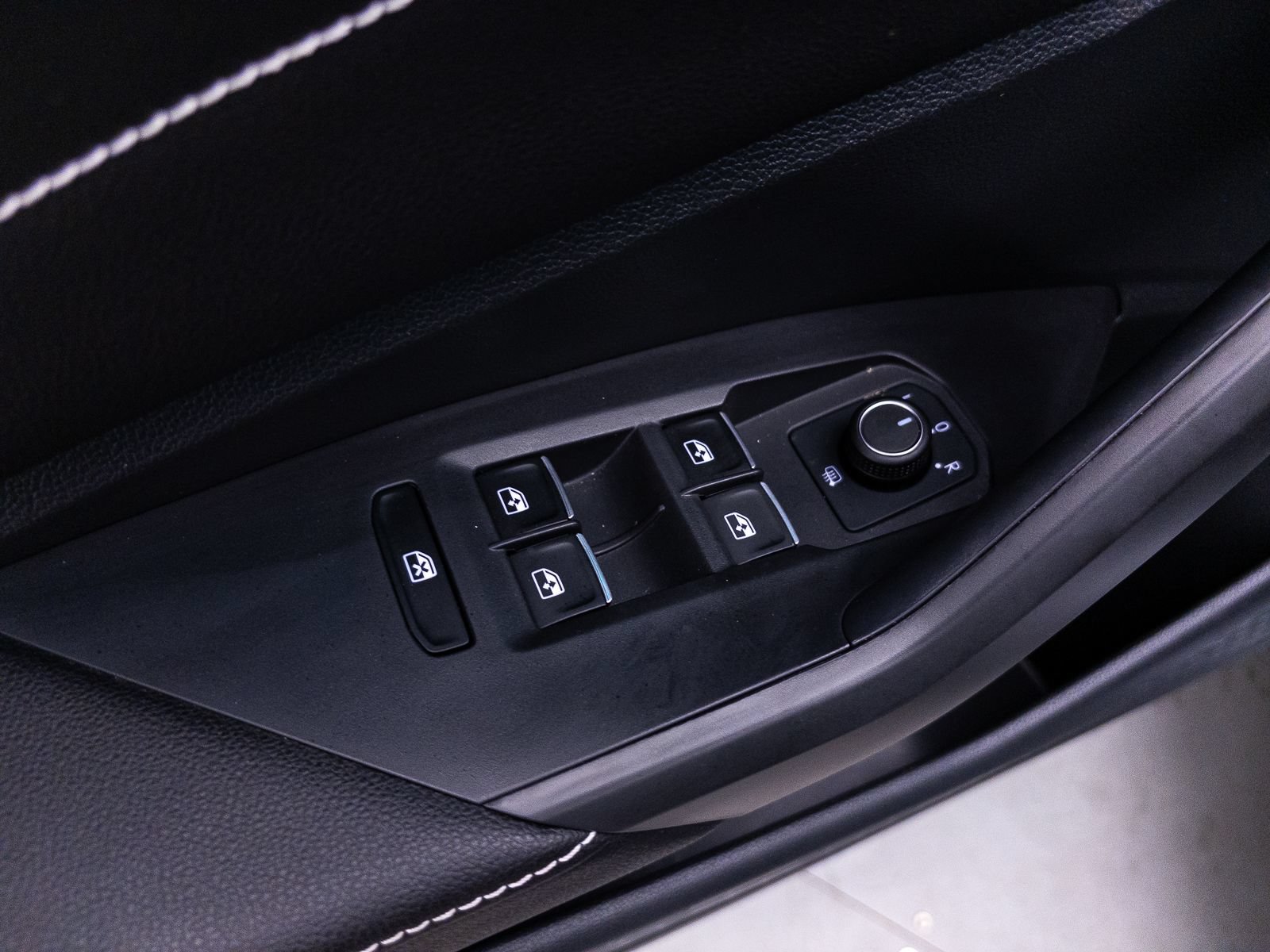 Used 2023 Volkswagen Jetta SEL FWD image 18