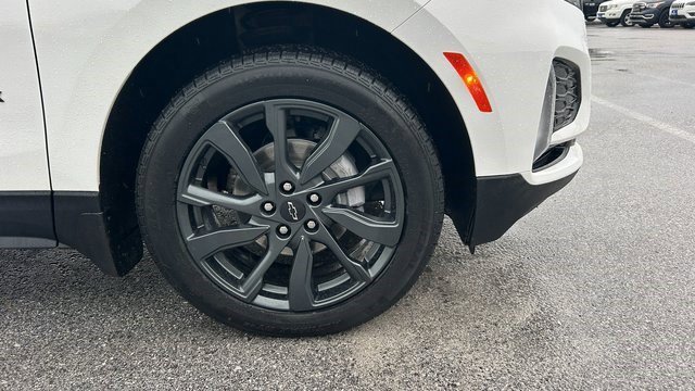 Certified 2022 Chevrolet Equinox RS w/ LPO, Floor Liner Package image 6