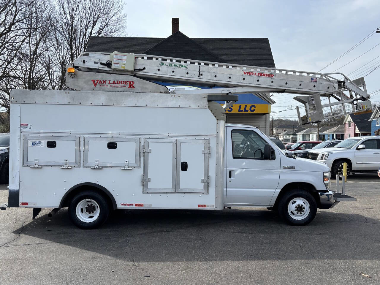Used 2016 Ford E-450 and Econoline 450 Super Duty w/ Power Windows & Locks Group image 1