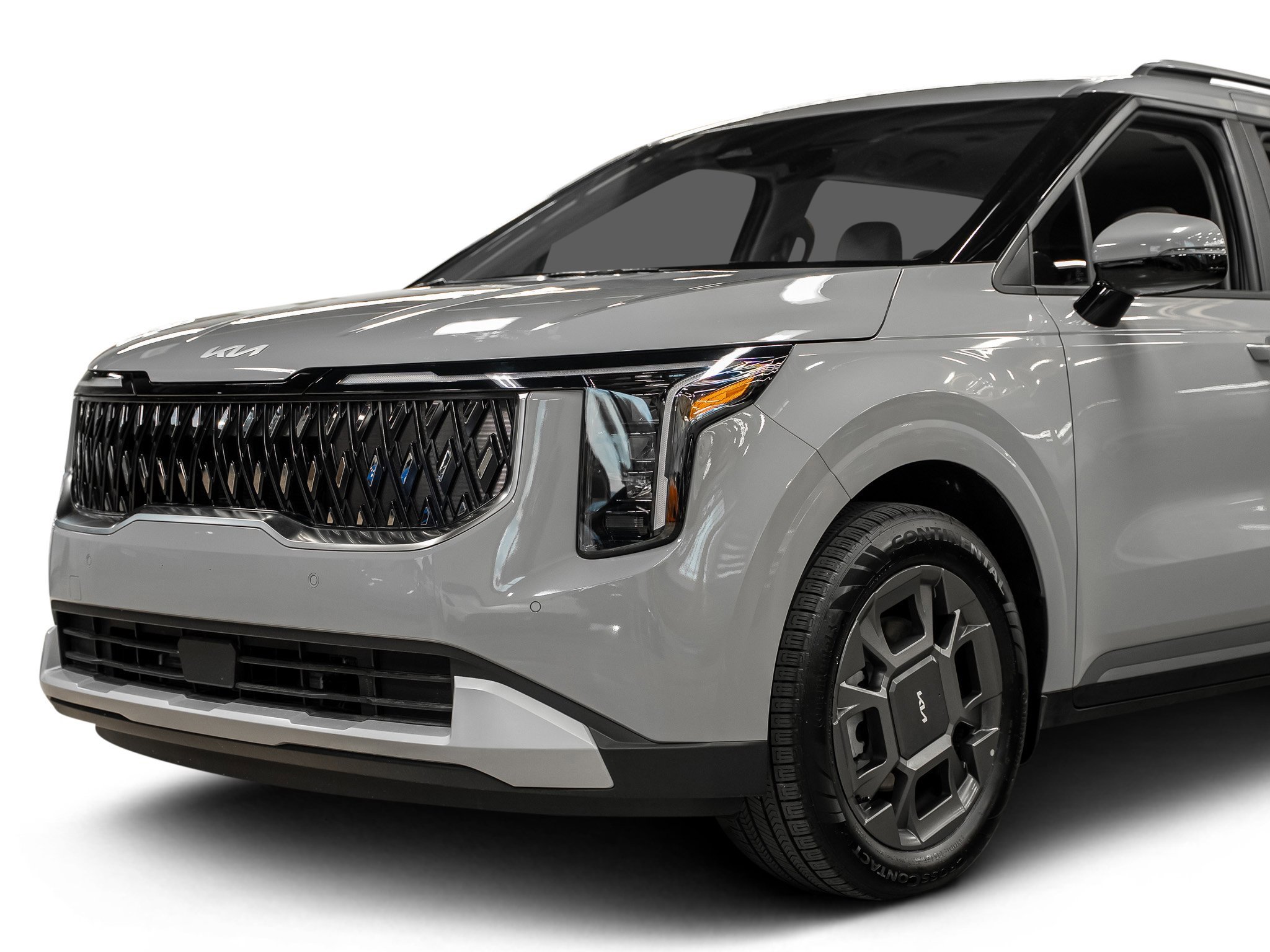 Used 2025 Kia Carnival EX image 13