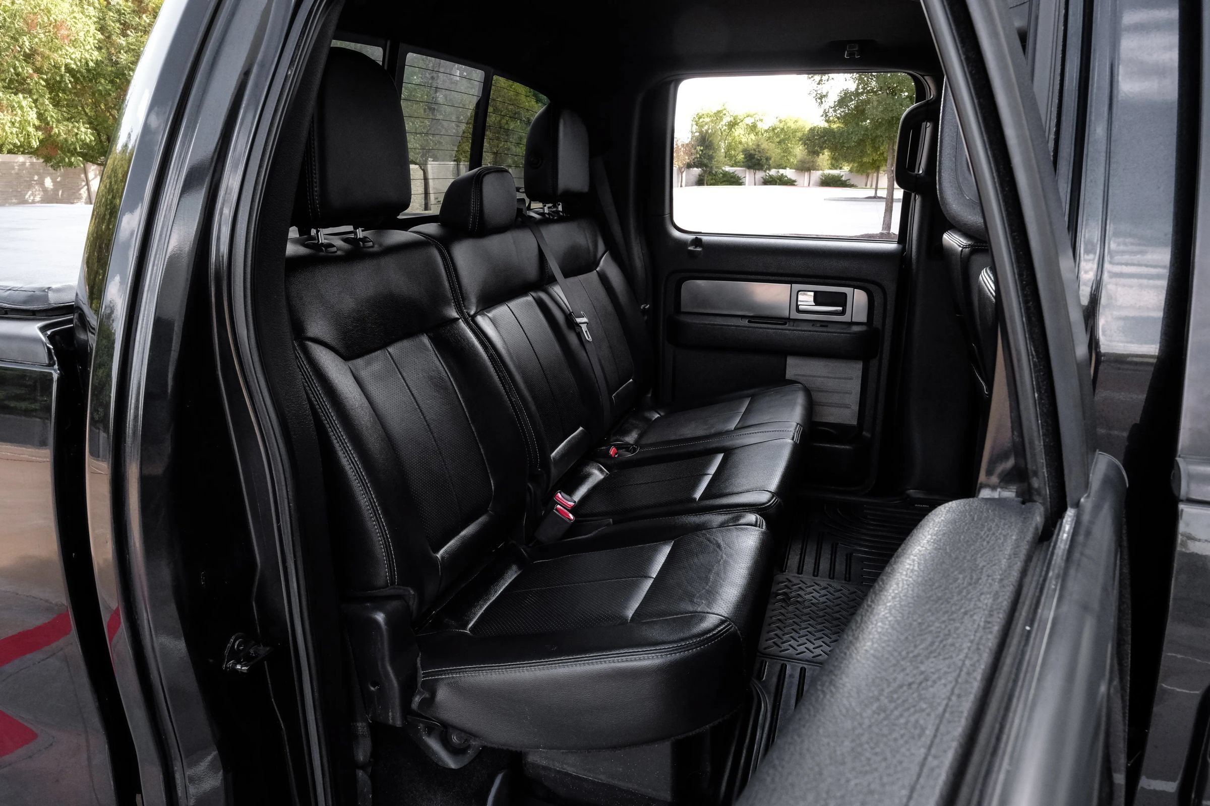 Used 2014 Ford F150 FX4 w/ Equipment Group 402A Luxury AWD/4WD image 40