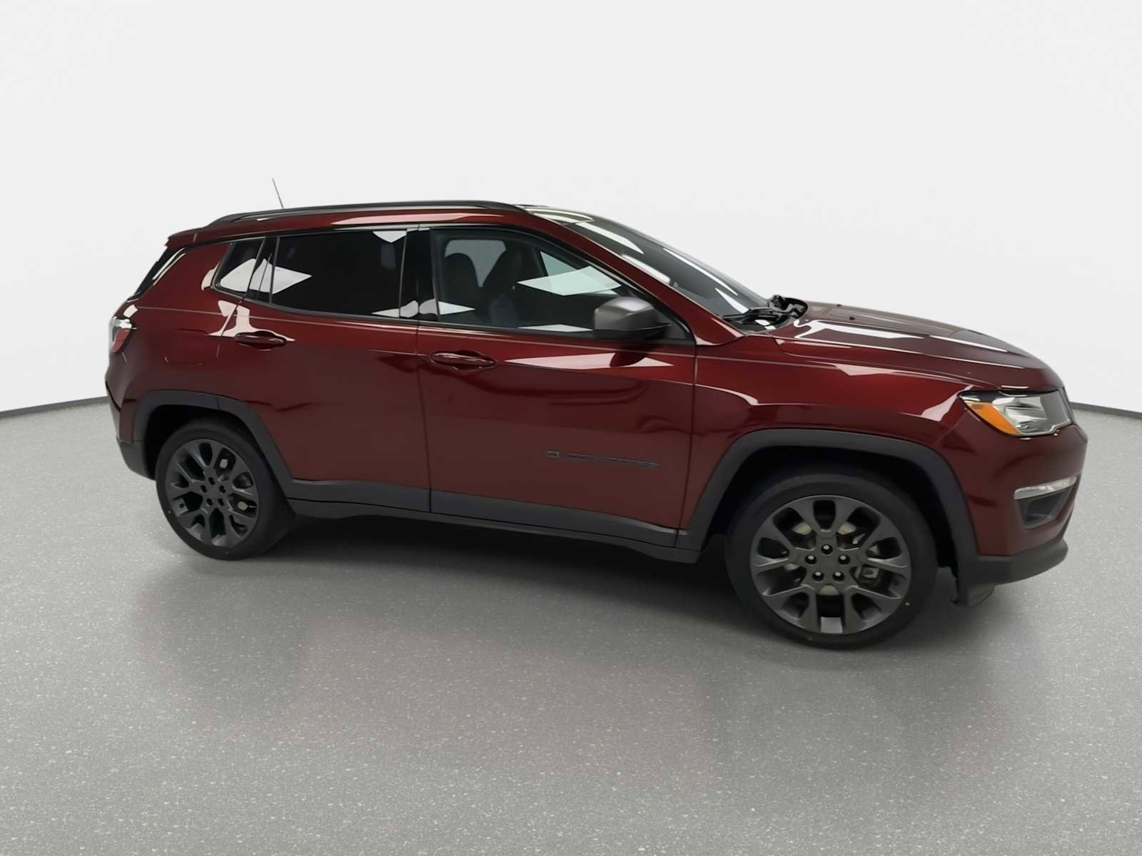 Used 2021 Jeep Compass Latitude FWD image 2
