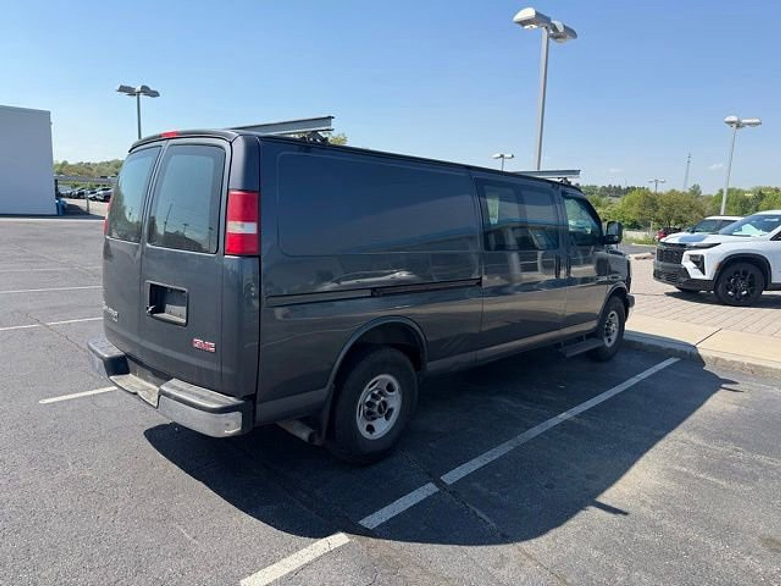 Used 2015 GMC Savana 2500 Extended w/ Chrome Appearance Package RWD image 5