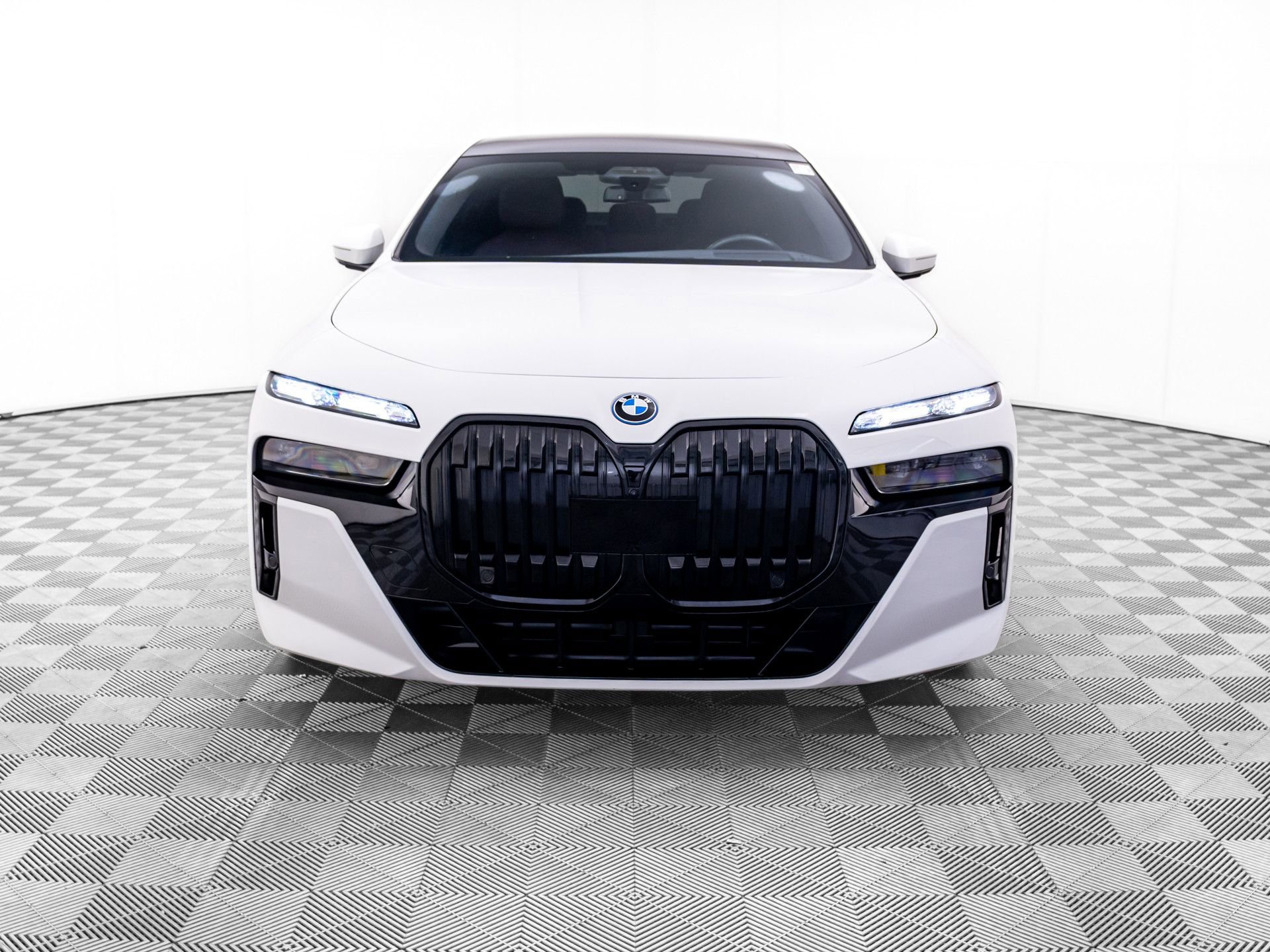 Certified 2023 BMW i7 xDrive60 AWD/4WD image 9
