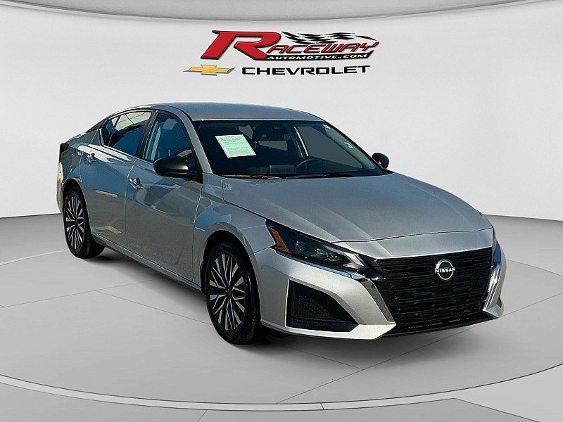 Used 2025 Nissan Altima 2.5 SV FWD image 7