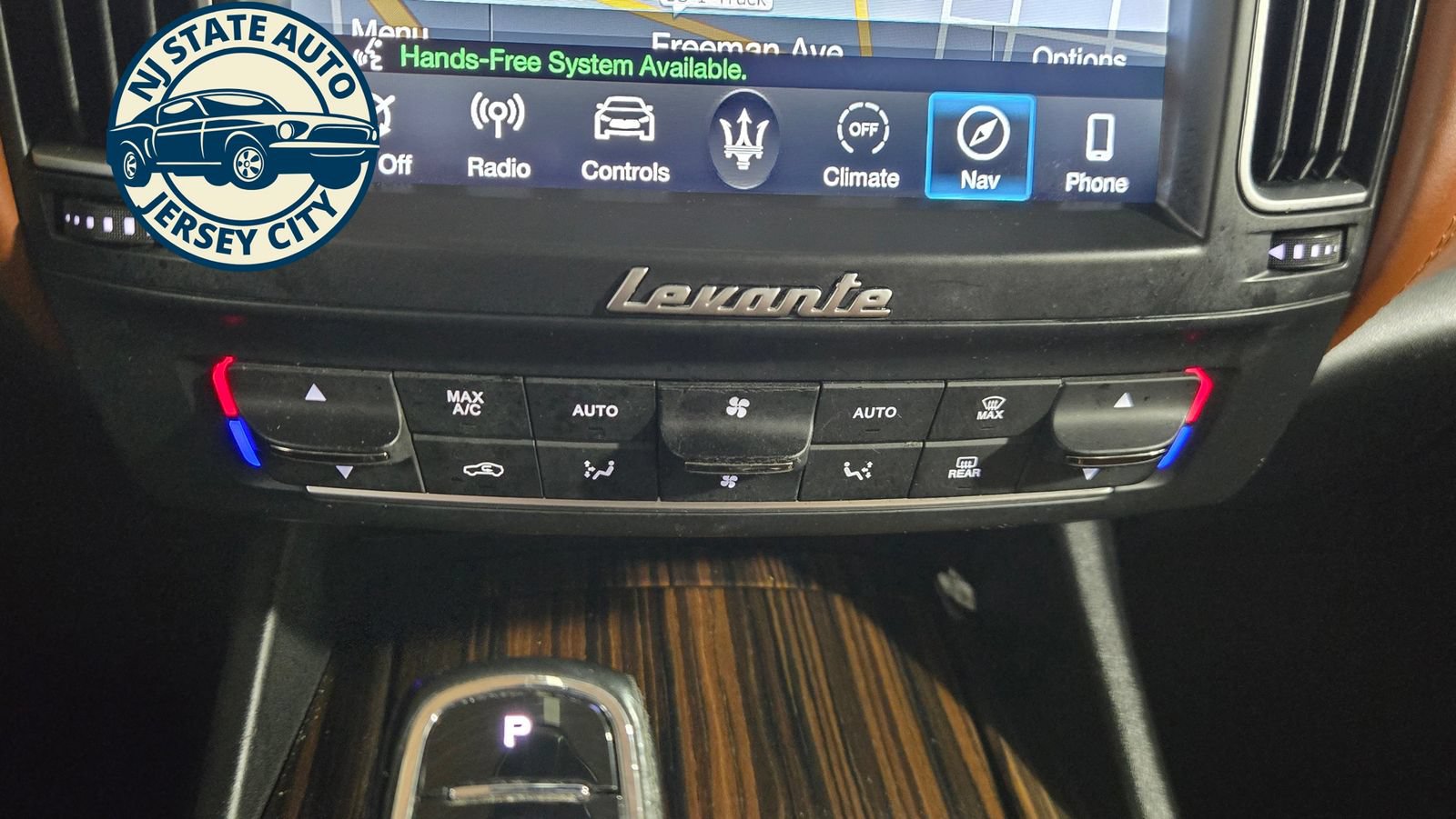 Used 2019 Maserati Levante GranLusso AWD/4WD image 18