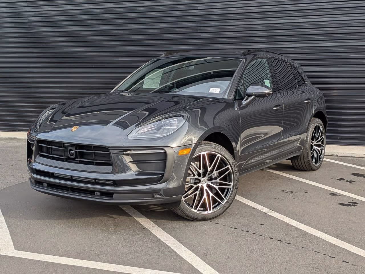 Certified 2026 Porsche Macan AWD/4WD image 1