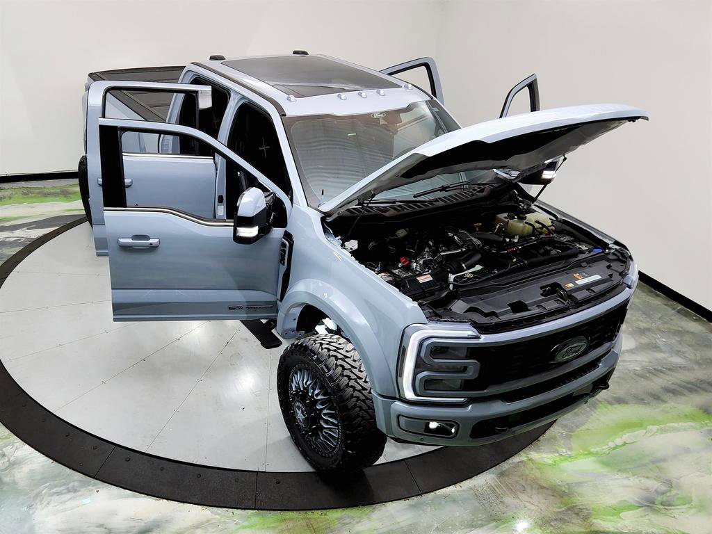 Used 2024 Ford F450 Platinum w/ FX4 Off-Road Package image 36