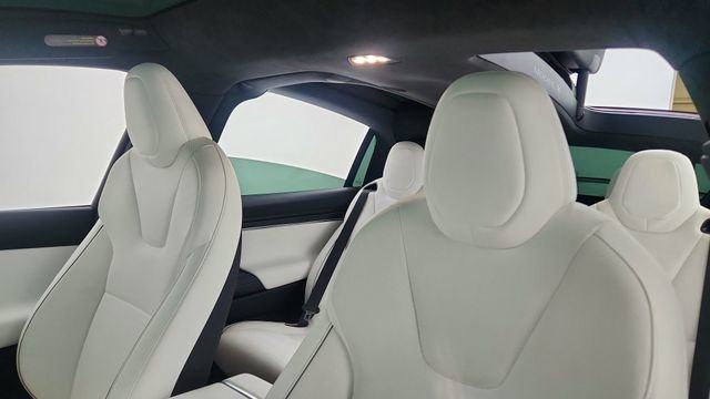 Used 2022 Tesla Model X Plaid image 37