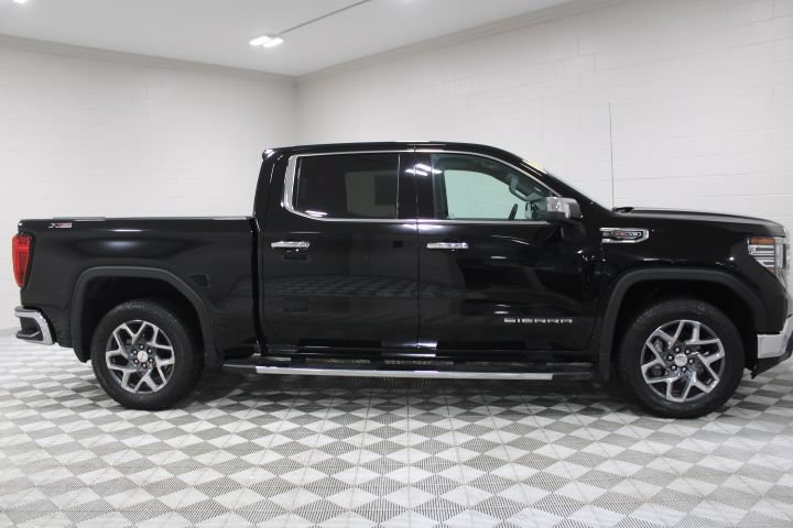 Used 2023 GMC Sierra 1500 SLT w/ SLT Premium Package AWD/4WD image 12